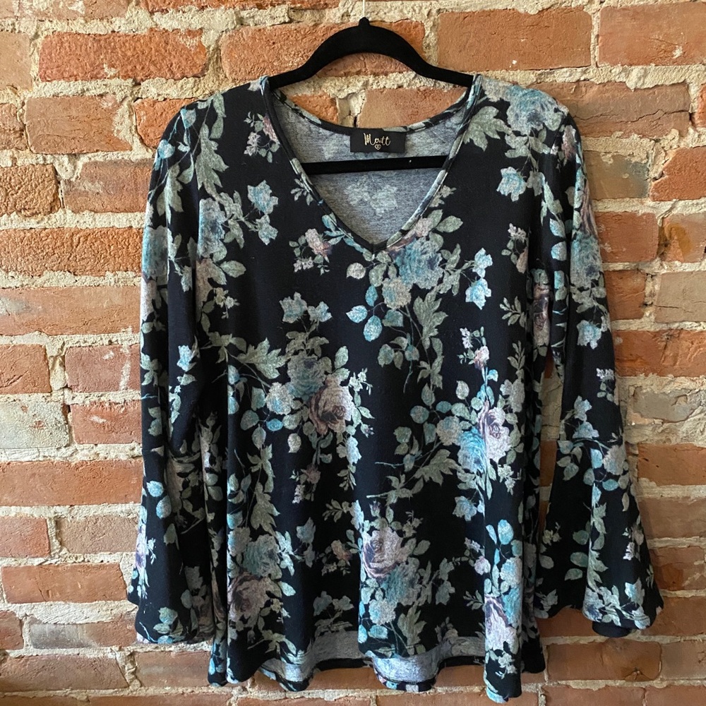 Long-Sleeved Black Top, Floral Design, Size Medium